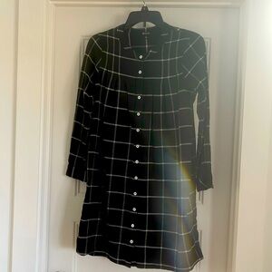 Madewell dress. Cotton/linen. Very comfortable. No pilling- great condition.